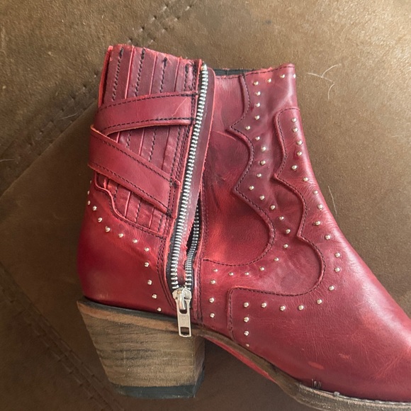 Women's Freebird Red Leather Ankle Boots - Picture 5 of 5